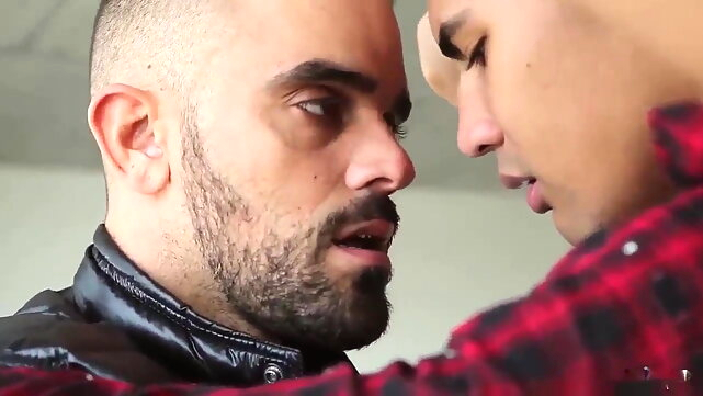 Wonderful gaysex hunk video